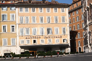 Piazza_di_Montecitorio-Albergo_Nazionale (3)