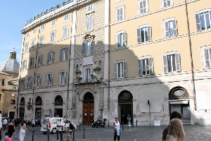 Piazza_di_Montecitorio-Palazzo_Macchi_di_cellere_al_n_105 (3)_01