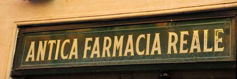Via_del_Gambero_angolo_via_della_Vite-Farmacia_Meli (2)