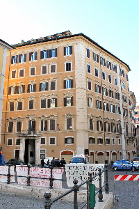 Via_della_Colonna_Antonina-Palazzo_de_Cinque_01