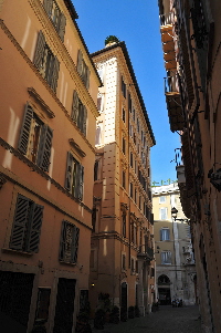 Via_della_Colonna_Antonina-Palazzo_de_Cinque (2)