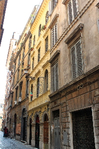 Via_delle_Colonnelle-Palazzo_al_n_13 (2)