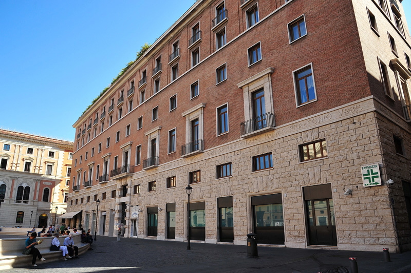 Piazza_S_Silvestro-Palazzo_dell'acqua_Marcia