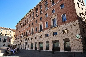 Piazza_S_Silvestro-Palazzo_dell'acqua_Marcia