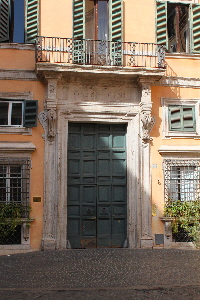 Piazza_di_Pietra-Palazzo_Cini-Ingresso