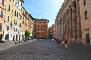 Piazza_di_Pietra (4)