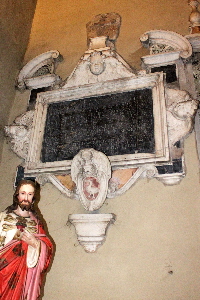 Piazza_di_S_Lorenzo_in_Lucina-Chiesa_omonima-Lapide_di_Paolo_Pallavicini-1588