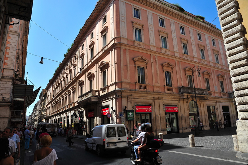 Via_del_Corso-Palazzo_Fiano-Ottoboni