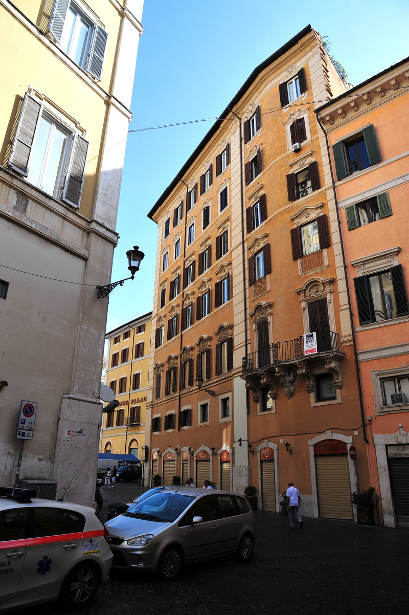Via_della_Colonna_Antonina-Palazzo_dei_Cinque