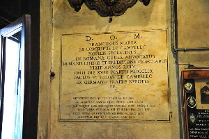 Via_di_S_Maria_in_Via-Chiesa_di_S_Maria_in_Via-Lapide_Francesco_Maria_De_Campello-1759