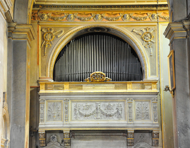 Piazza_Capranica-Chiesa_di_S_Maria_in_Aquiro-Organo