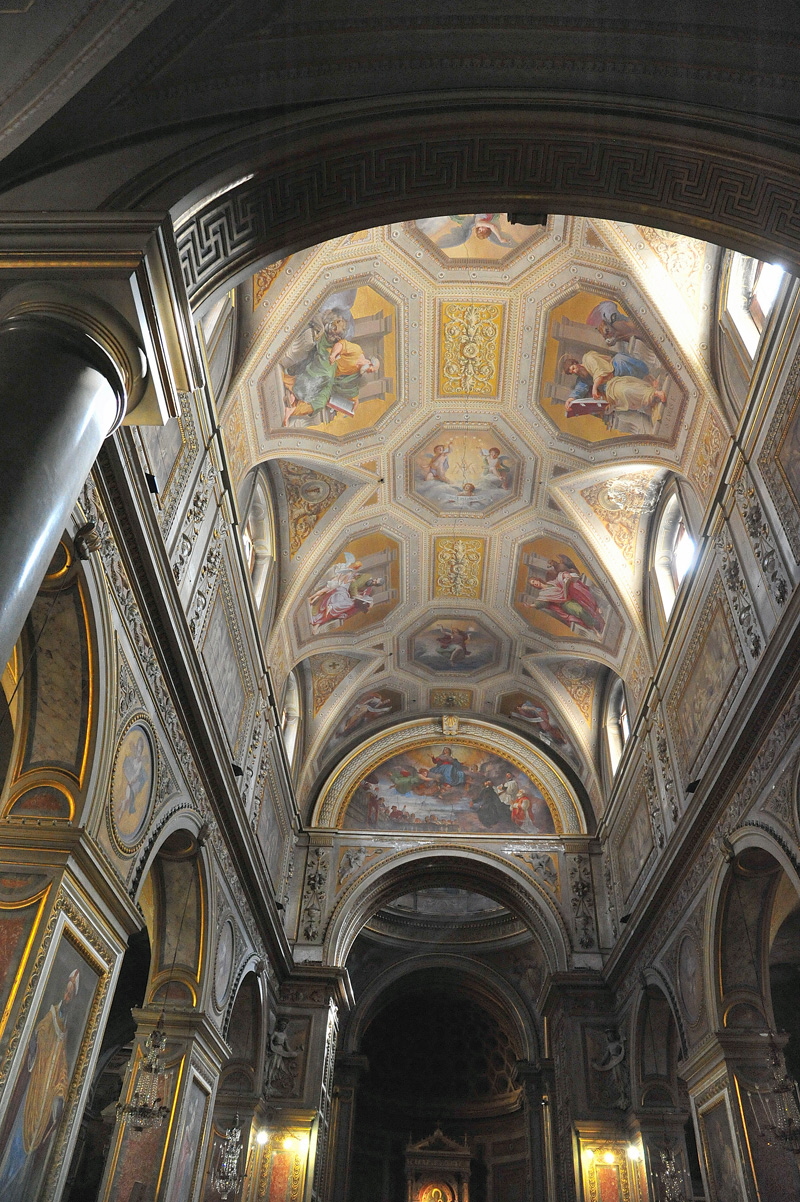 Piazza_Capranica-Chiesa_di_S_Maria_in_Aquiro-Soffitto