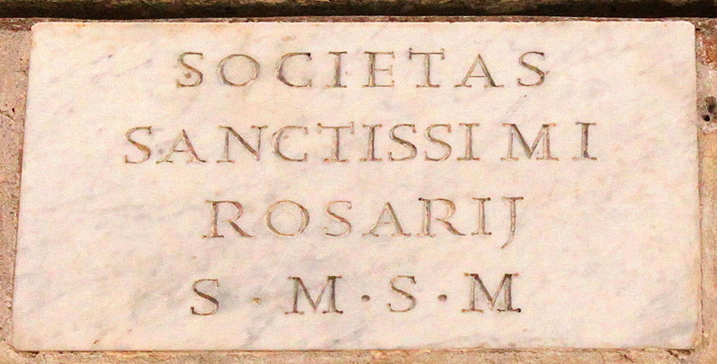 Piazza_Capranica-Lapide_di_proprieta_al_n_75