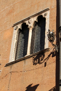 Piazza_Capranica-Palazzo_Capranica-Bifora