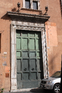 Piazza_Capranica-Palazzo omonimo-Ingresso (3)