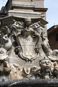 Piazza_della_Rotonda-La_Fontana (3)