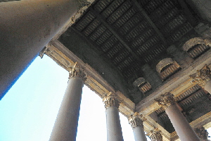 Piazza_della_Rotonda-Pantheon-Pronao (9)