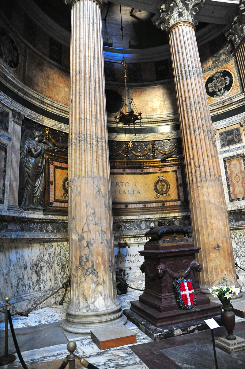 Piazza_della_Rotonda-Pantheon-Tomba di Umberto_I (4)