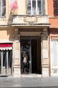 Piazza_di_S_Lorenzo_in_Lucina-Chiesa_Evangelica_Battista