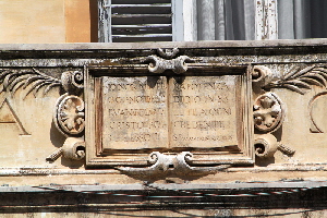 Piazza_di_S_Lorenzo_in_Lucina-Chiesa_Evangelica_Battista (2)