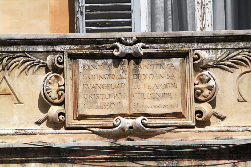 Piazza_di_S_Lorenzo_in_Lucina-Chiesa_Evangelica_Battista (2)