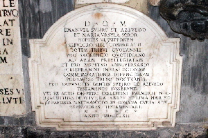 Piazza_di_S_Lorenzo_in_Lucina-Chiesa_omonima-Lapide_Famiglia_Svejro_de_Azevedo-1762