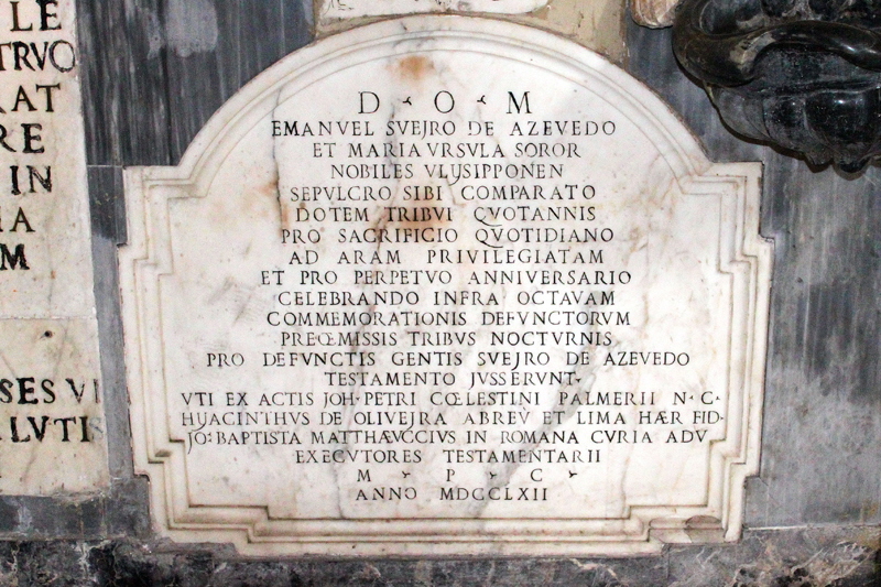 Piazza_di_S_Lorenzo_in_Lucina-Chiesa_omonima-Lapide_Famiglia_Svejro_de_Azevedo-1762