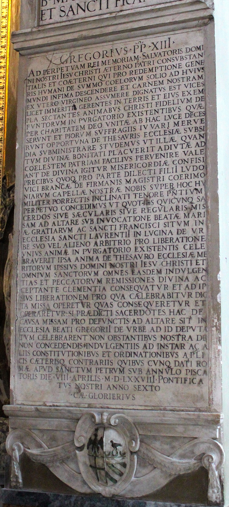 Piazza_di_S_Lorenzo_in_Lucina-Chiesa_omonima-Lapide_Indulgenza_Clemente_XIII-1578