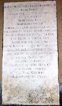 Piazza_di_S_Lorenzo_in_Lucina-Chiesa_omonima-Lapide_comemorativa_di_Giuseppe_II_Asburgo_Lorena-1769