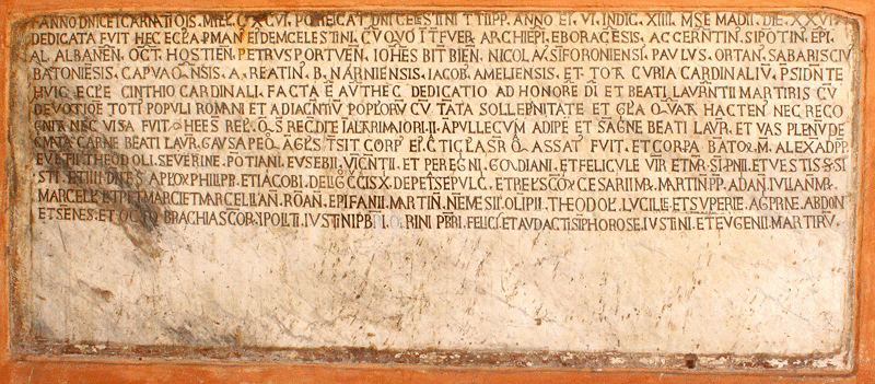 Piazza_di_S_Lorenzo_in_Lucina-Chiesa_omonima-Portico-Lapide_di_reliquie_II-1196