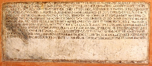 Piazza_di_S_Lorenzo_in_Lucina-Chiesa_omonima-Portico-Lapide_di_reliquie_II-1196