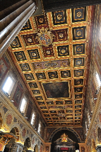 Piazza_di_S_Lorenzo_in_Lucina-Chiesa_omonima-Soffitto (2)
