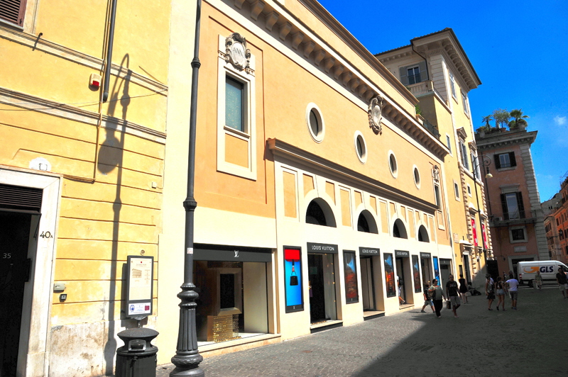 Piazza_di_S_Lorenzo_in_Lucina (4)