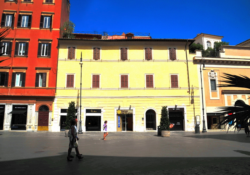 Piazza_di_S_Lorenzo_in_Lucina (7)