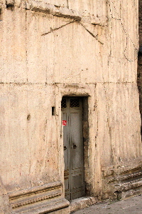 Via_della_Rotonda-Pantheon-Lato_esterno_sinistro-Ingresso_scale