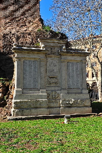 Piazza_Vittorio-Monumento_caduti_1945-18 (2)