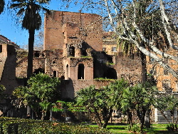 Piazza_Vittorio-Trofei di Mario (8)