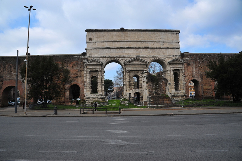 Piazza_di_Porta_Maggiore-La_Porta (2)