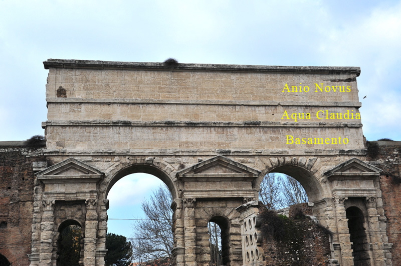 Piazza_di_Porta_Maggiore-La_Porta (scritte)