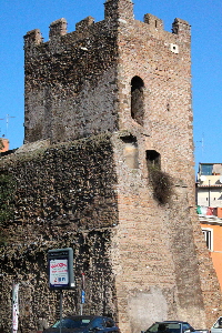 Piazza_di_Porta_di_San_Lorenzo-Mura_Aureliane (4)