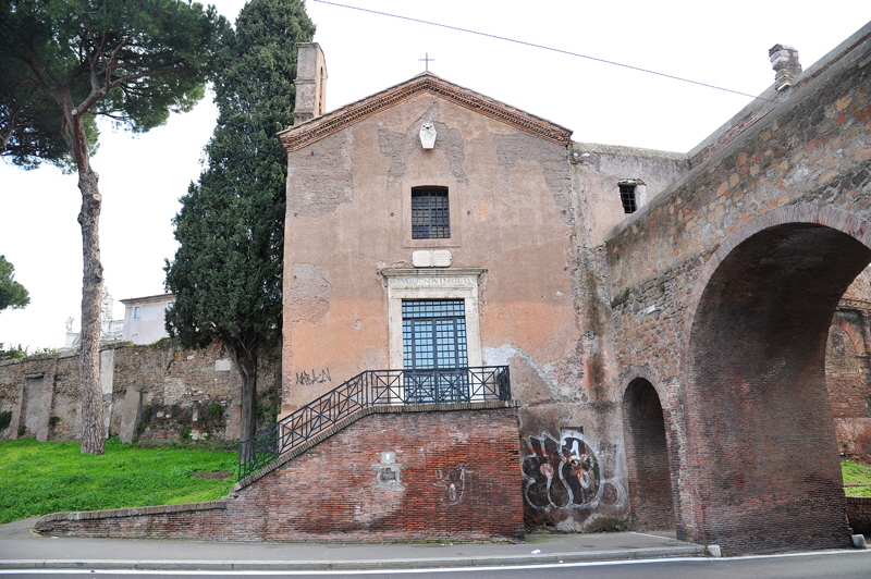 Piazza_di_Santa_Croce_in_Gerusalemme-Chiesa_di_Santa_Maria_del_Buon_Aiuto (4)