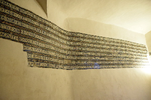 Piazza_di_Santa_Croce_in_Gerusalemme-Chiesa_omonima-Scritte_Rampa (2)