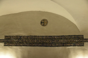 Piazza_di_Santa_Croce_in_Gerusalemme-Chiesa_omonima-Scritte_Rampa (3)