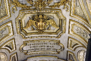 Piazza_di_Santa_Croce_in_Gerusalemme-Chiesa_omonima-Soffitto (2)