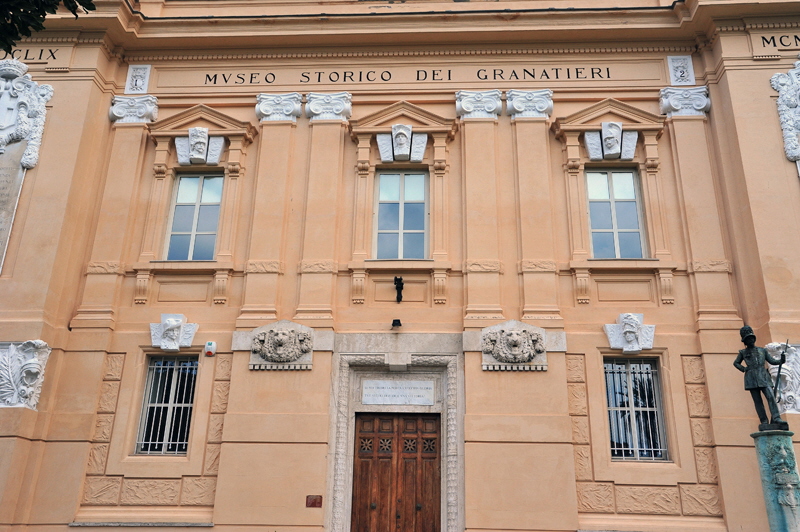 Piazza_di_Santa_Croce_in_Gerusalemme-Museo_Storico_dei_Granatieri (7)