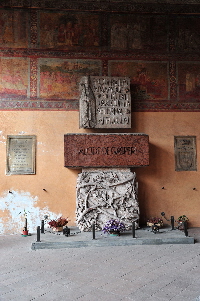 Piazzale_del_Verano-Chiesa_di_San_Lorenzo-Portico (9)