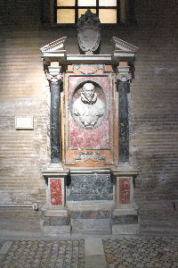 Piazzale_del_Verano-Chiesa_di_San_Lorenzo (126)