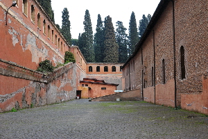 Piazzale_del_Verano-Chiesa_di_San_Lorenzo (8)