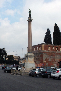 Piazzale_del_Verano-Colonna_di_Pio_IX