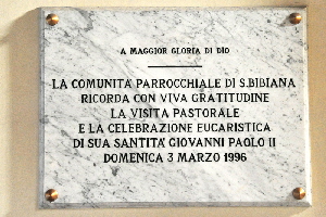 Via_Giovanni_Giolitti-Chiesa_di_S_Bibiana-Lapide_visita_Giovanni_Paolo_II-1996